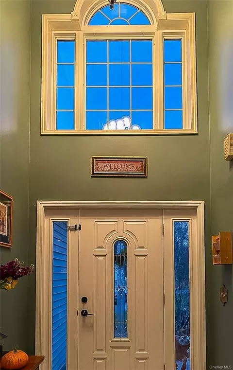 Entry Way - 181 David Dr, Poughkeepsie, NY 12601 photo 2 of 7
