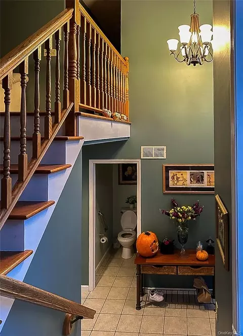 Entry Way - 181 David Dr, Poughkeepsie, NY 12601 photo 3 of 7