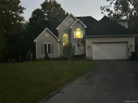181 David Dr, Poughkeepsie, NY 12601
