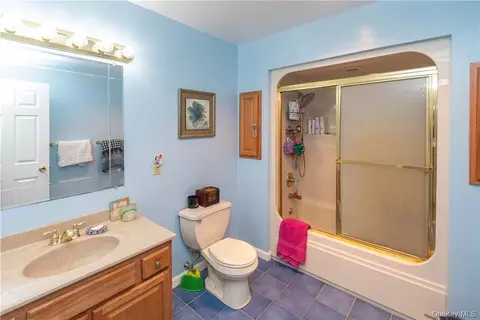 Bath - 181 David Dr, Poughkeepsie, NY 12601 photo 4 of 4