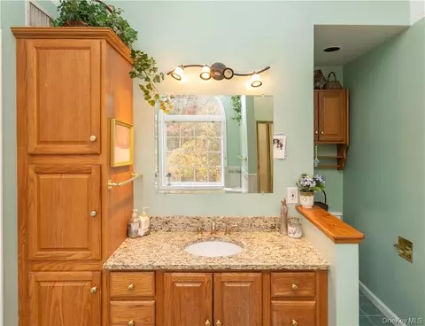 Bath - 181 David Dr, Poughkeepsie, NY 12601 photo 2 of 4