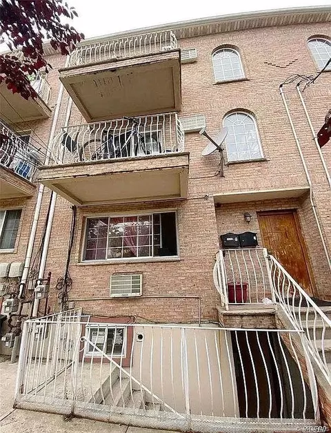 18007 90th Ave, Jamaica, NY 11432