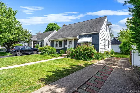 1734 Bernard St, Merrick, NY 11566