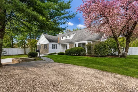 50 Wilmot Rd, New Rochelle, NY 10804