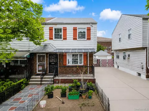 15911 65th Ave, New York, NY 11365