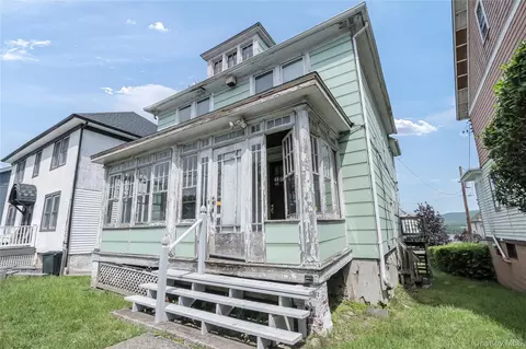 6 Forsythe Pl, Newburgh, NY 12550