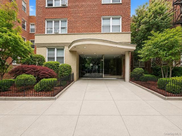 4295 Webster Ave #2D, New York, NY 10470