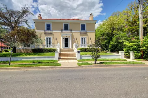 159 Magnolia Blvd, Long Beach, NY 11561