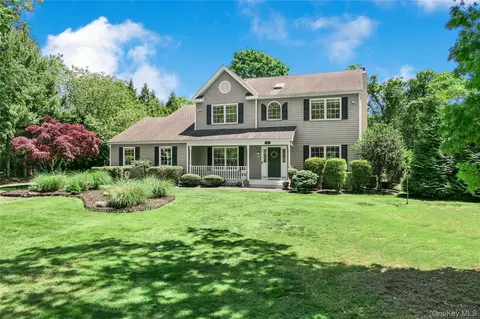 25 Esplanade Dr, Patchogue, NY 11772