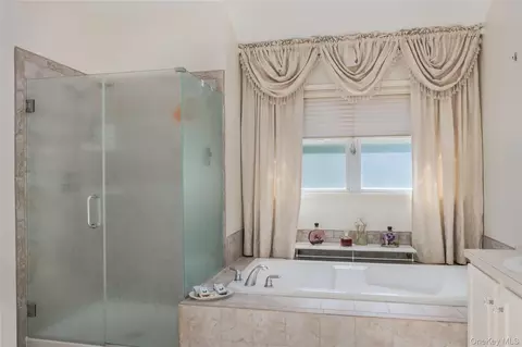 Bath - 25 Esplanade Dr, Patchogue, NY 11772 photo 2 of 3