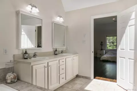 Bath - 25 Esplanade Dr, Patchogue, NY 11772 photo 3 of 3