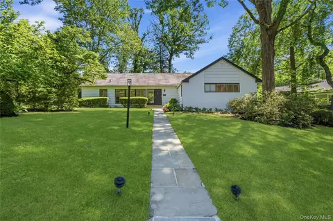 155 Birch Dr, North Hempstead, NY 11576