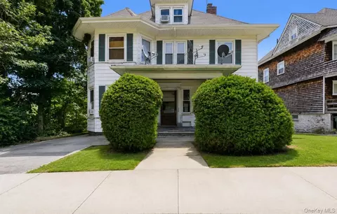 27 Soundview St, Port Chester, NY 10573