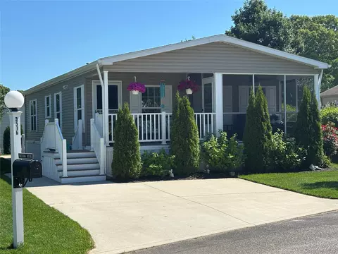 1661 Old Country #351B, Riverhead, NY 11901