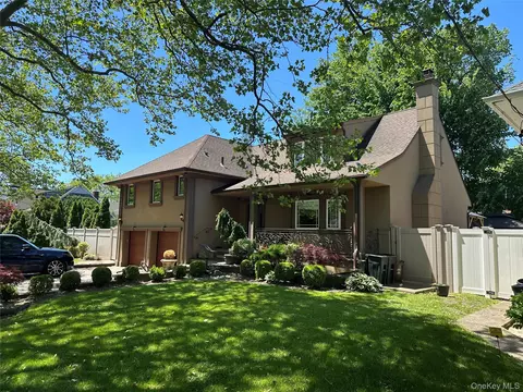 563 Sunset Dr, Woodmere, NY 11598