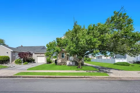 573 Miller Ave, Freeport, NY 11520