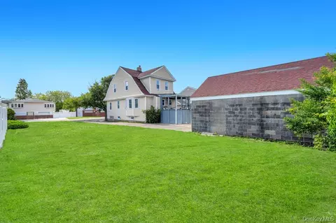 573 Miller Ave, Freeport, NY 11520