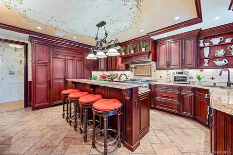 Kitchen - 4 Point Cres, New York, NY 11357 photo 4 of 5