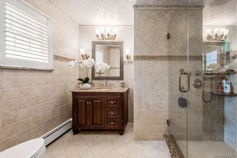 Bath - 4 Point Cres, New York, NY 11357 photo 3 of 4