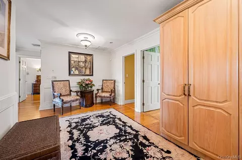 Entry Way - 4 Point Cres, New York, NY 11357 photo 4 of 4