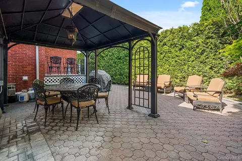 Other - 4 Point Cres, New York, NY 11357 photo 2 of 2