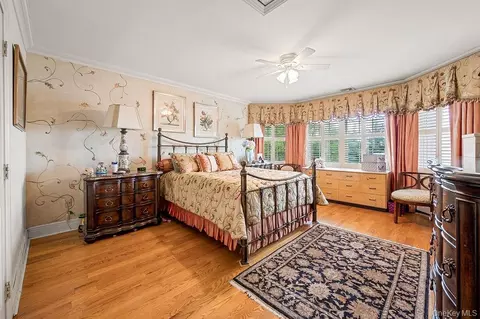 Bedroom - 4 Point Cres, New York, NY 11357 photo 4 of 4