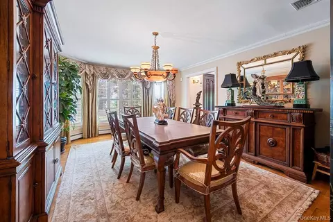 Dining - 4 Point Cres, New York, NY 11357 photo 1 of 1