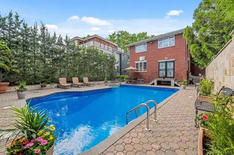 Exterior - 4 Point Cres, New York, NY 11357 photo 7 of 7