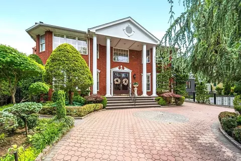 Exterior - 4 Point Cres, New York, NY 11357 photo 3 of 7