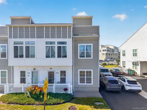 7110 Beach Front Rd, Arverne, NY 11692