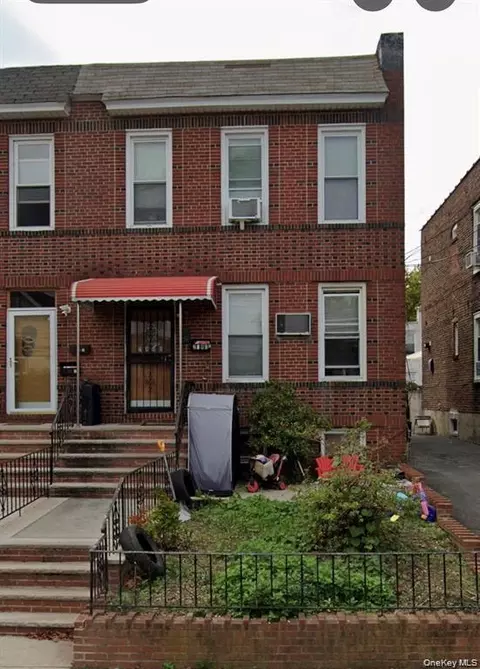 2906 200th St, New York, NY 11360