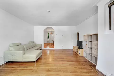 1945 Paulding Ave, New York, NY 10462