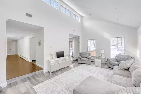66 Tamarack Ln, Pomona, NY 10970