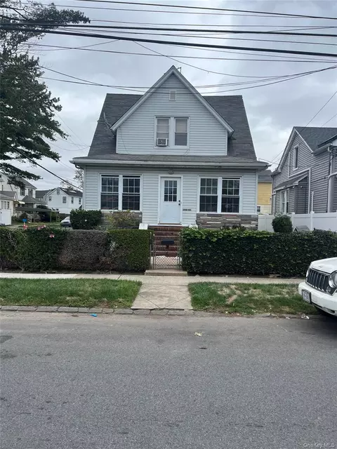 19401 Nashville Blvd, New York, NY 11413
