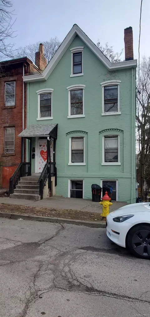 150 Johnston St, Newburgh, NY 12550