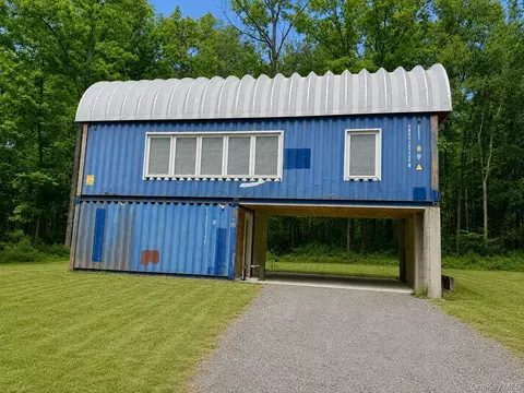 40 Pioneer Rd, Gardiner, NY 12525