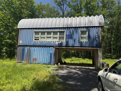 40 Pioneer Rd, Gardiner, NY 12525