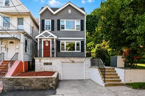 113 Hart Ave, Yonkers, NY 10704
