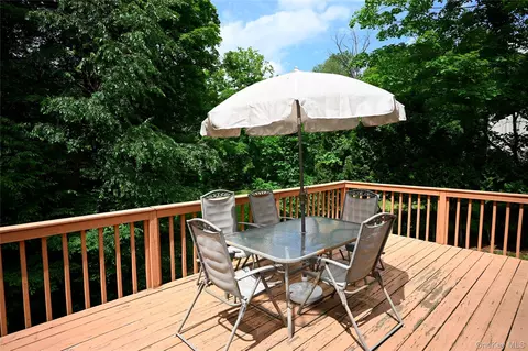 Exterior - 16 Greenridge Ct, Kent, NY 10512 photo 3 of 6