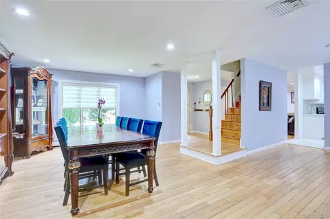 Dining - 167 E Willow Tree Rd, Ramapo, NY 10977 photo 3 of 4