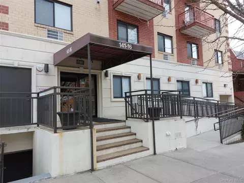 14116 84th Dr #5D, New York, NY 11435