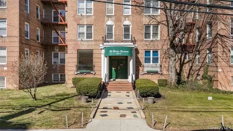 142-35 84th Dr #5E, New York, NY 11435