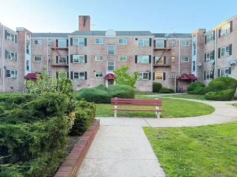 111-25 66th Ave #2A, Forest Hills, NY 11375