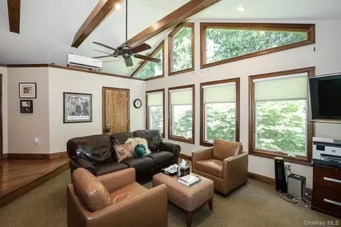 Living - 32 Randy Ln, Plainview, NY 11803 photo 3 of 3