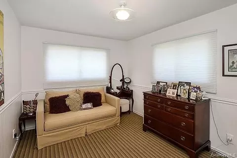 Bedroom - 32 Randy Ln, Plainview, NY 11803 photo 2 of 2