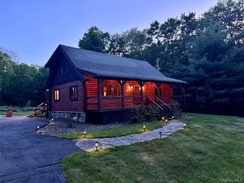 691 Peenpack Trl, Deerpark, NY 12780