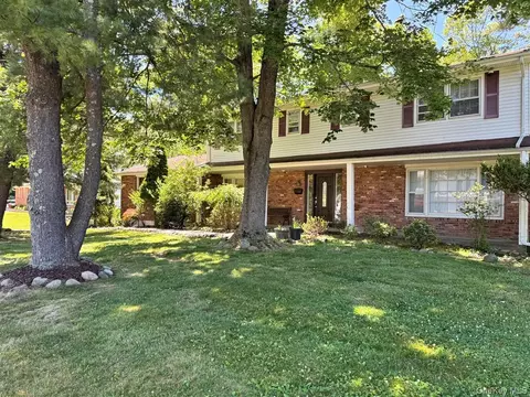 43 Gail Dr, Clarkstown, NY 10956
