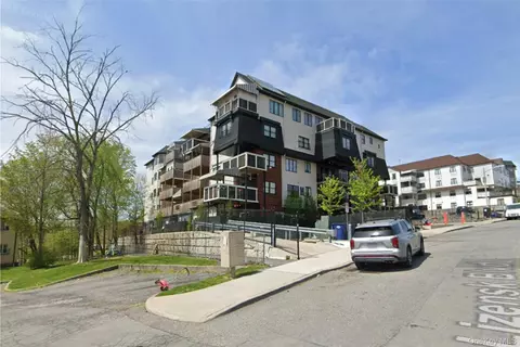3 Lizensk Blvd #414, Monroe, NY 10950
