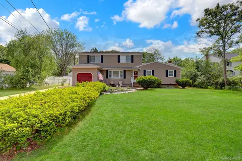 115 N Evergreen Dr, Selden, NY 11784