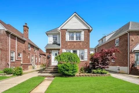 65 Bixley Heath, Lynbrook, NY 11563